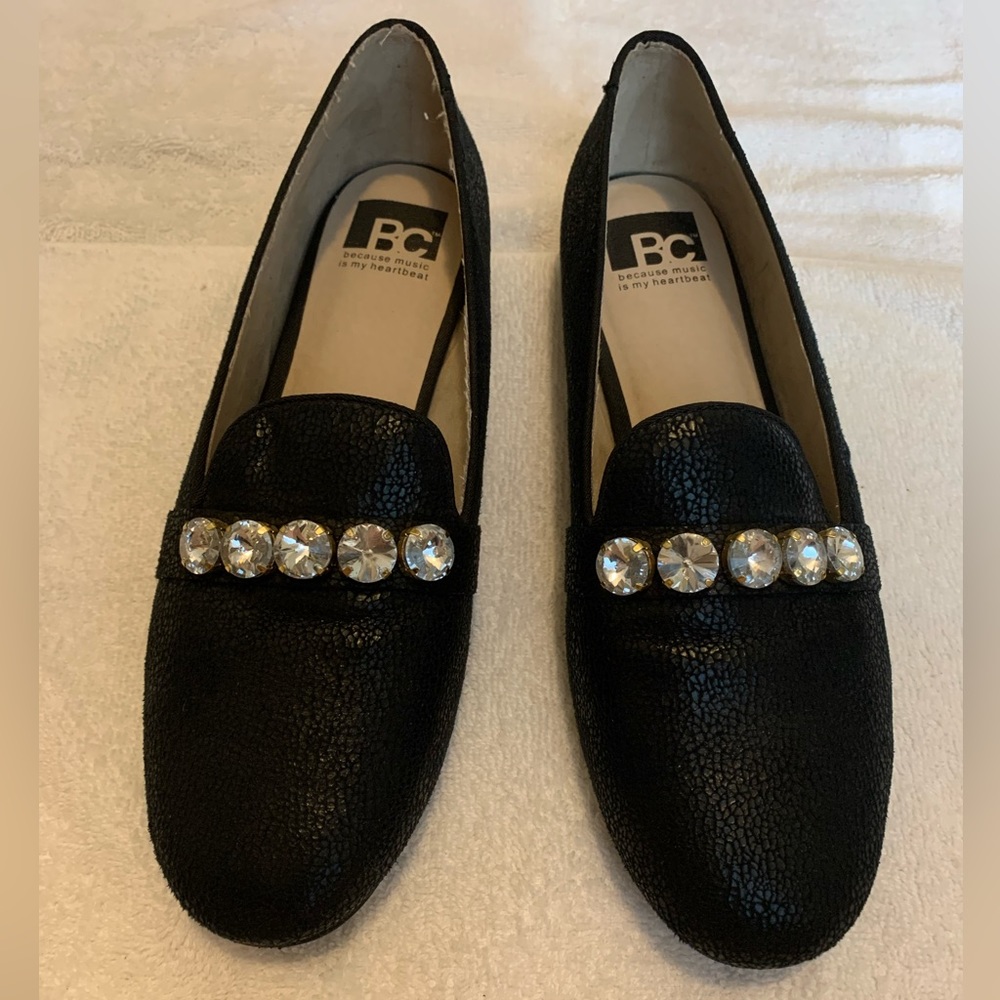Because music is my heartbeat Low Heel Flat Black Shoe, Size 8.5